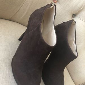 Nine West Brown suede booties